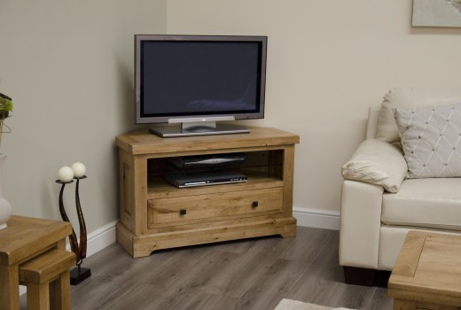Understanding the difference between pine and oak furniture