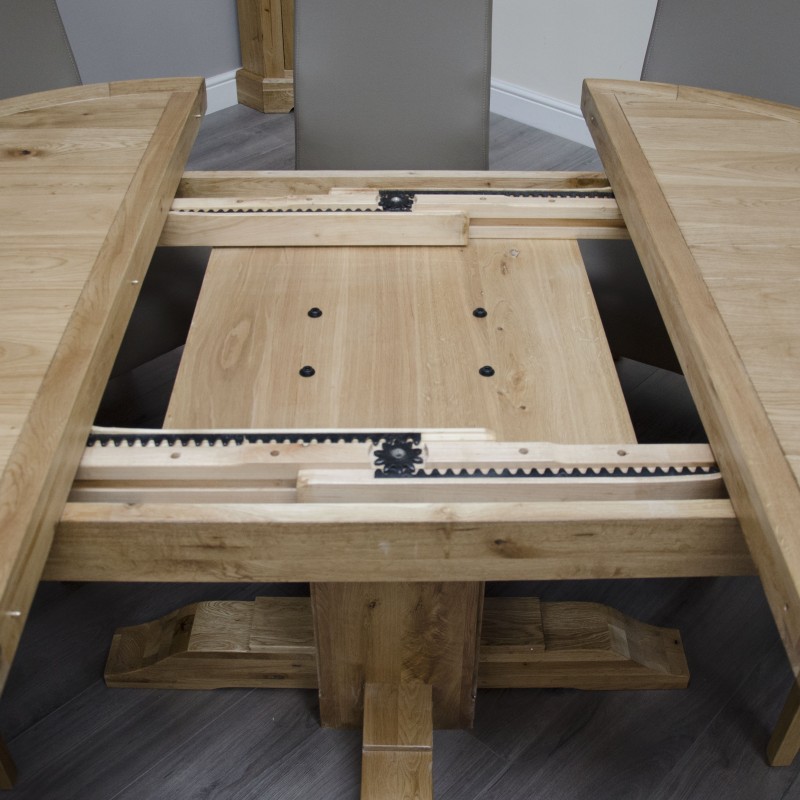Deluxe Oak Round Extending Dining Table