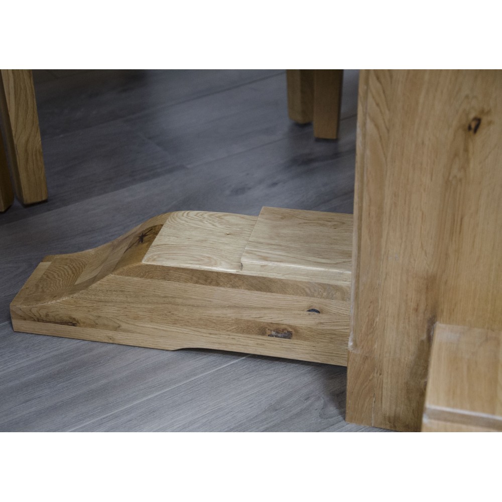 Deluxe Oak Round Extending Dining Table