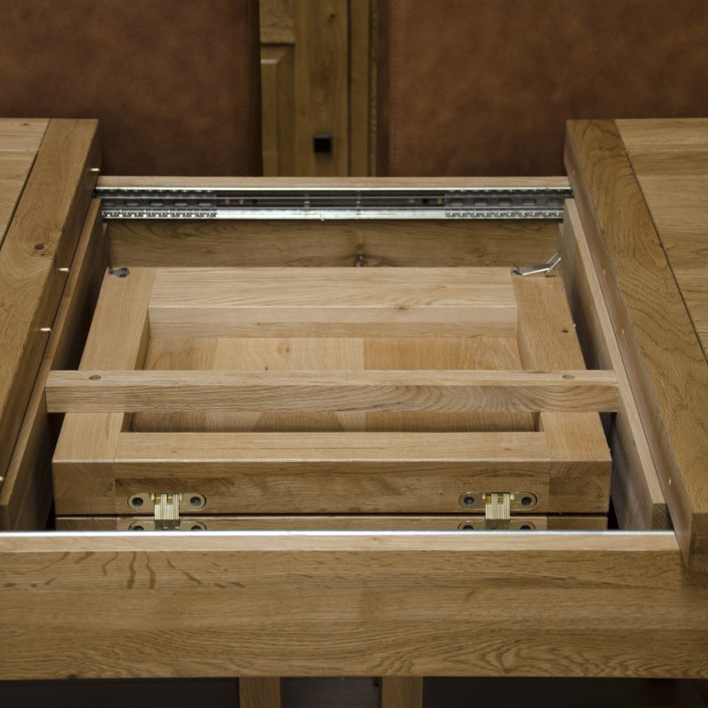 Deluxe Oak Small Extending Butterfly Dining Table