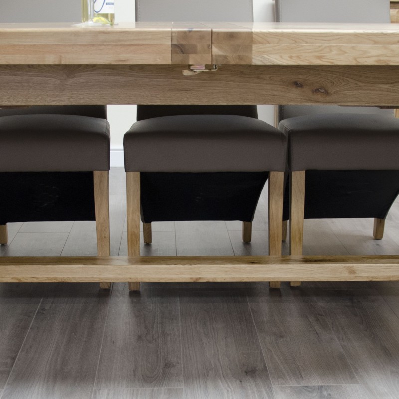 Deluxe Oak Super Oval Extending Dining Table