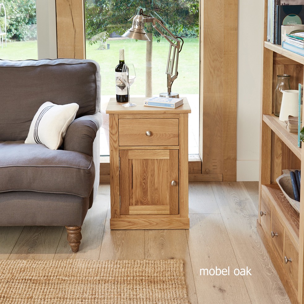 Mobel Oak One Drawer One Door Lamp Table 