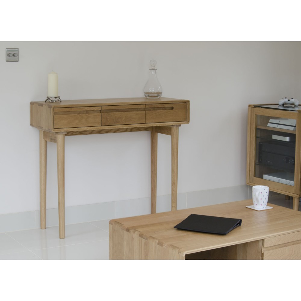 Scandic Oak Hall Table