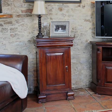 La Roque Mahogany Lamp Table / Pot Cupboard 